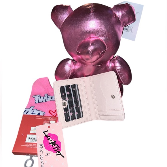 Betsey Johnson Wallet,Pink Metallic Bear and  Twizzlers Socks bundle - Picture 6 of 7
